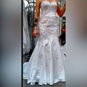 David’s Bridal Corset back wedding dress